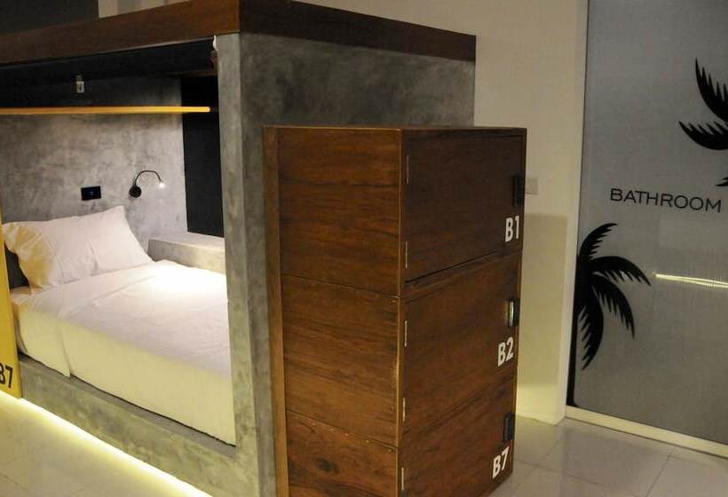Oasis Hotel Pods   Adults Only   Hostel