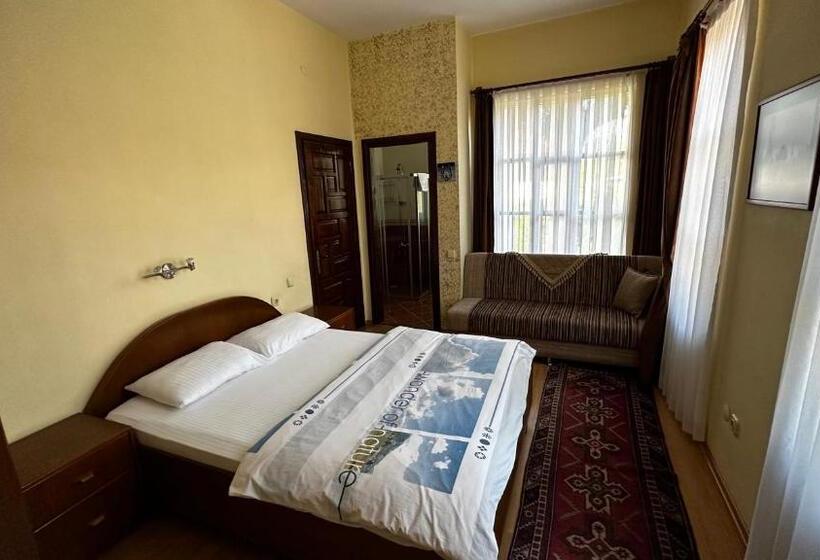 Sultan Pension