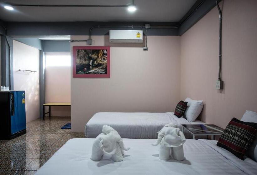 Baan Chang Hotel & Coffee House