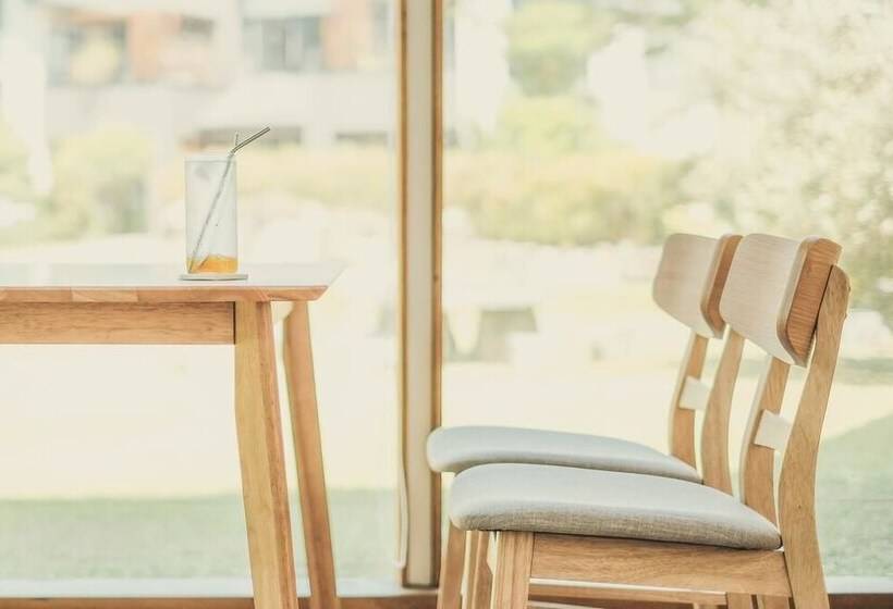 تختخواب و صبحانه Afternoon Resort