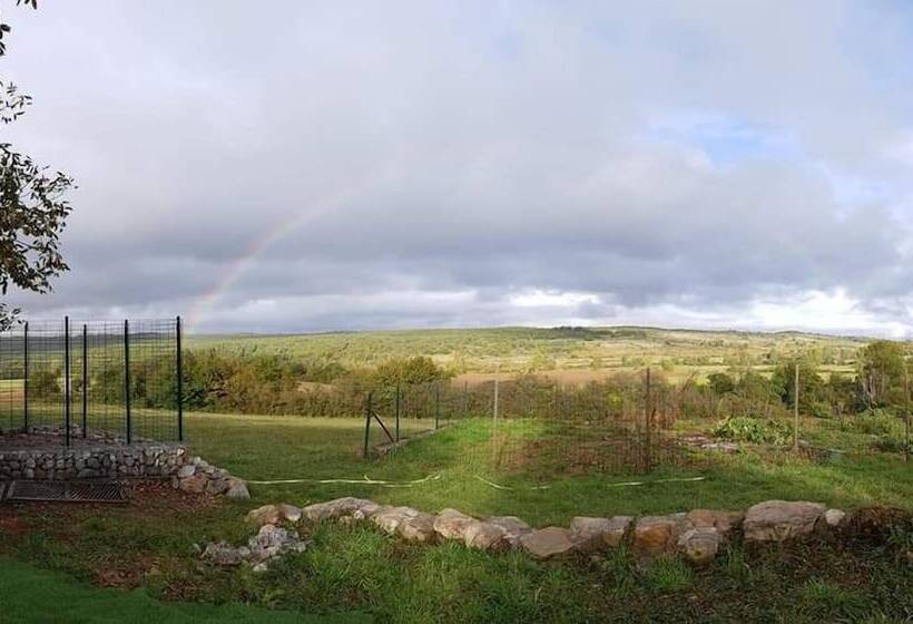 ベッドアンドブレックファースト La Cocagnière   In A Rural Location