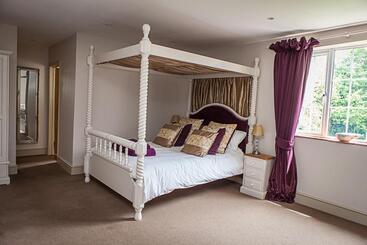 تختخواب و صبحانه Stoodleigh Court Coach House