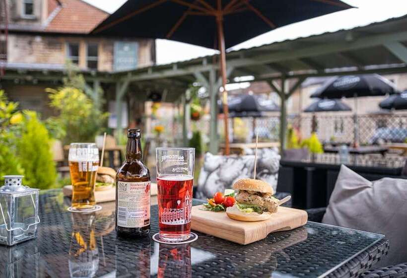 مسافرخانه Rose And Crown Bath