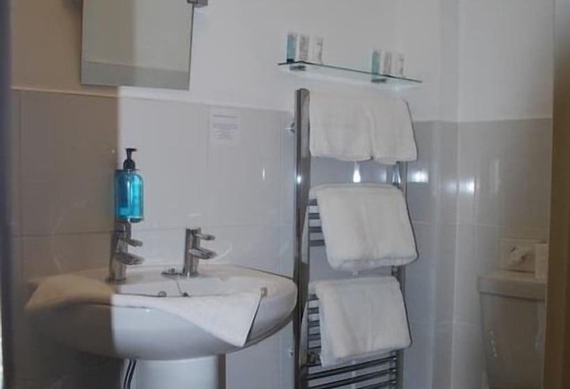 مسافرخانه Rose And Crown Bath