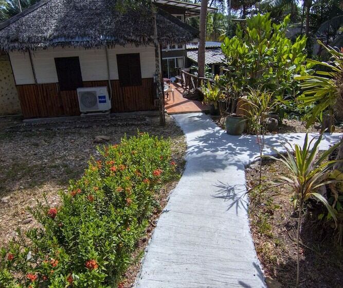 هتل Ban Na Kai Mook Beach