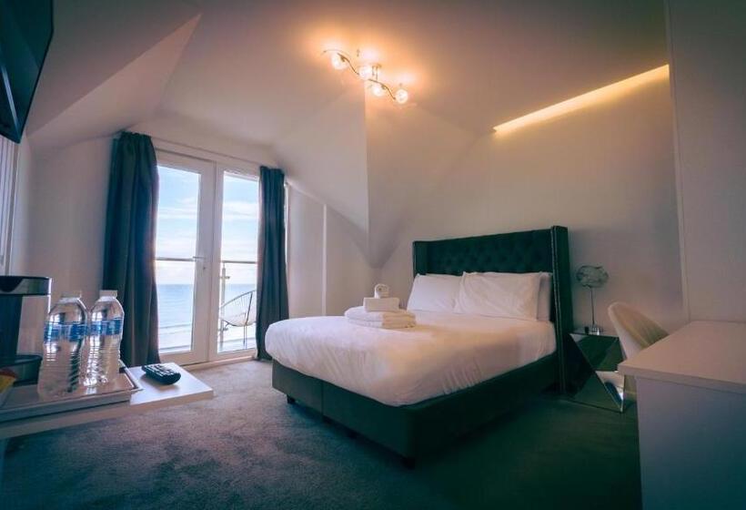 OYO Newquay Beach Hotel