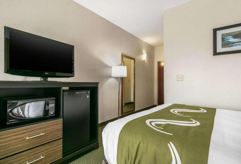 호텔 Quality Inn