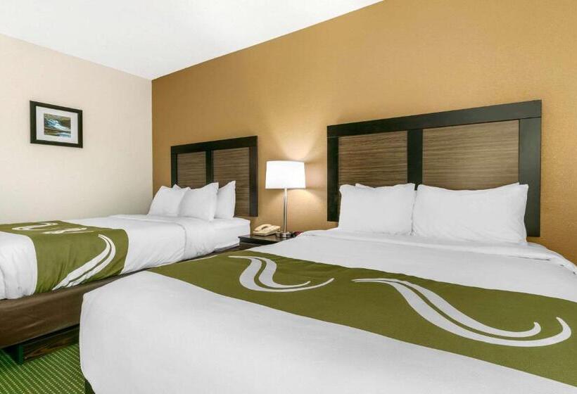 호텔 Quality Inn