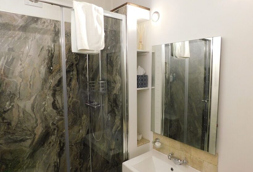 Middletown Farmhouse B&b