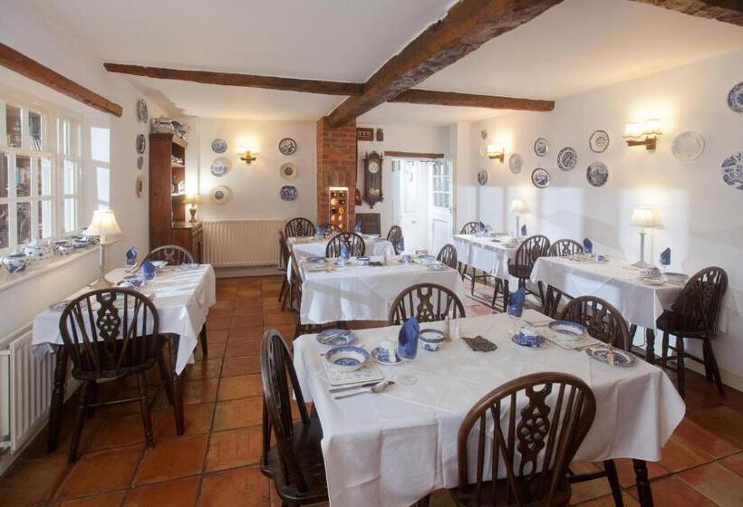پانسیون The Old House Guest House