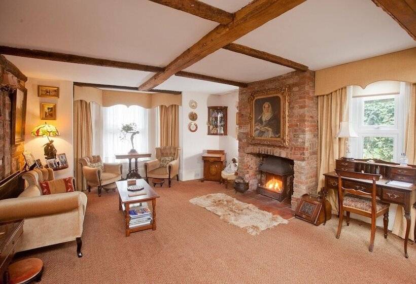 پانسیون The Old House Guest House