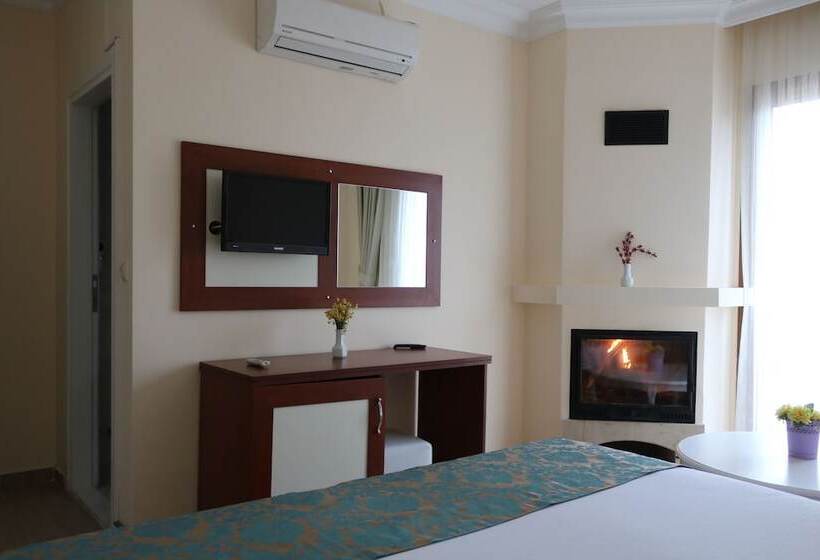 Manolyam Otel