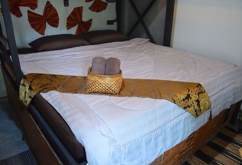هاستل Dawnthaya Ayutthaya House บ้านดอนธยๅ อยุธยา