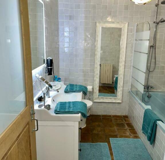 민박 Le Mas Saint Jacques