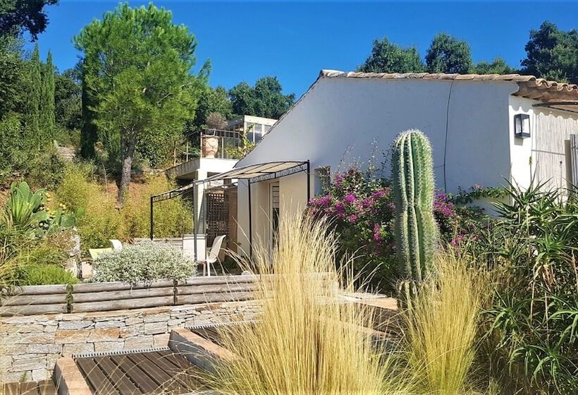 تختخواب و صبحانه Villa Des Delices
