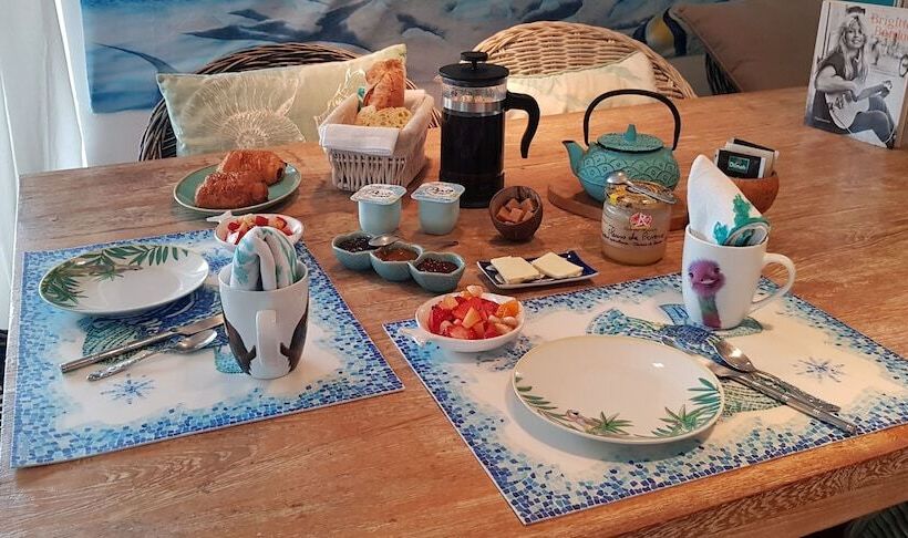 تختخواب و صبحانه Villa Des Delices