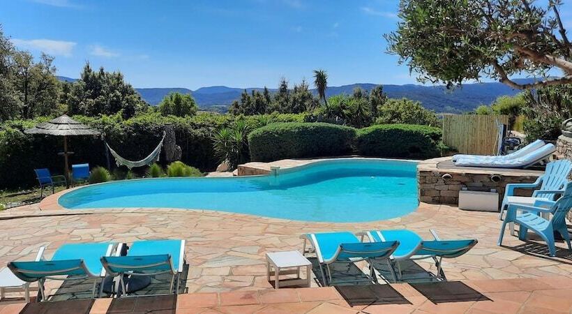 تختخواب و صبحانه Villa Des Delices