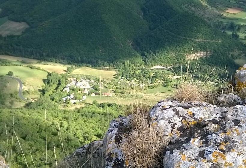 בית מלון כפרי Camping Le Roc Qui Parle