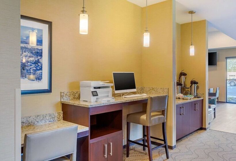 فندق Comfort Suites Burlington Near I5