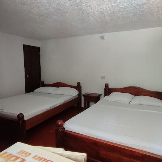 هتل El Porton De San Gil