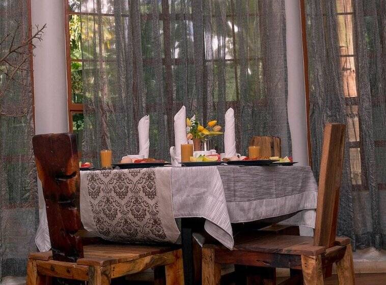 هتل Lindrin Lodge