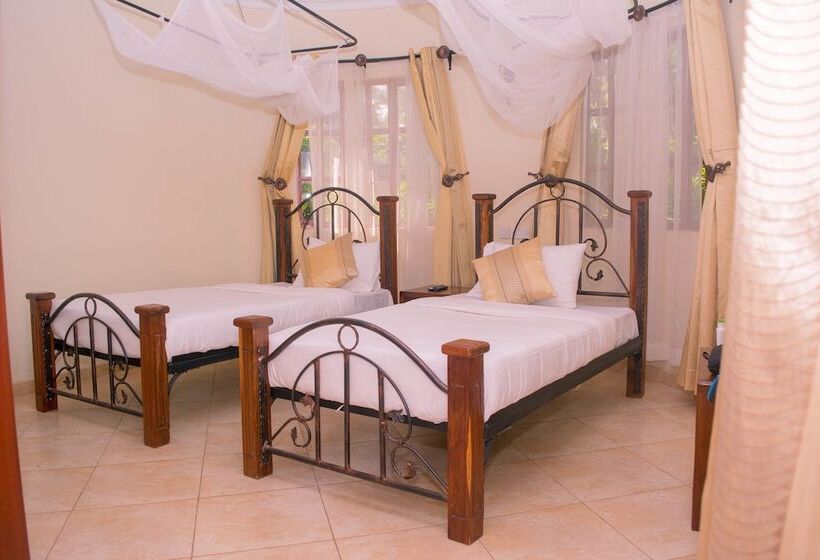 هتل Lindrin Lodge