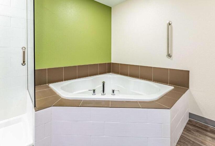 בית מלון כפרי Sleep Inn & Suites Mt. Hope Near Auction & Event Center
