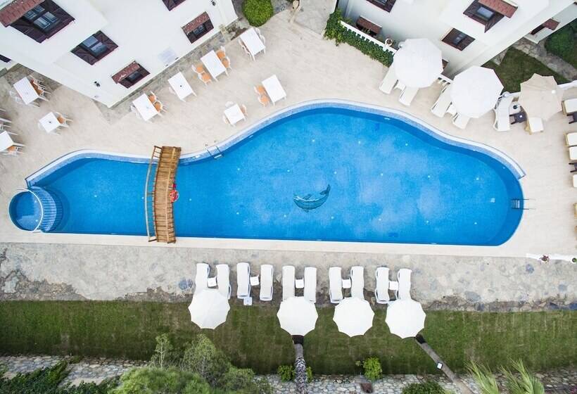 Mira Suites