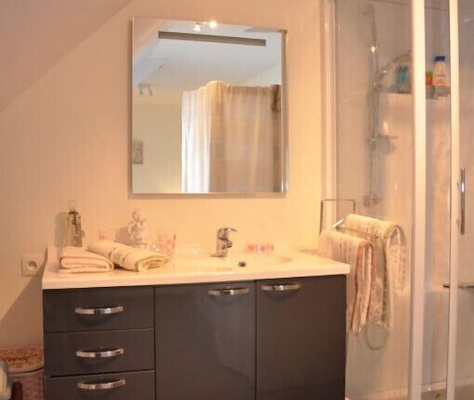 تختخواب و صبحانه Chambre D Hôtes L Imprevu