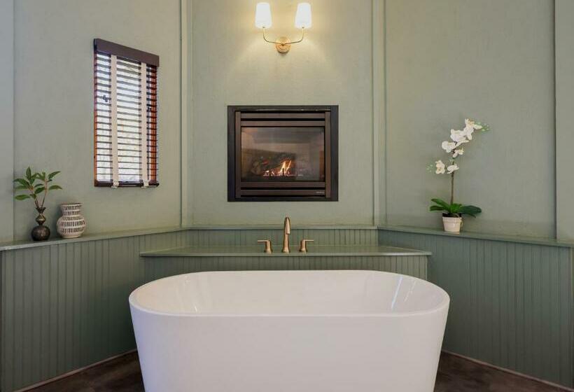 Bed and Breakfast Outland Chalet & Suites Great Smoky Mountains