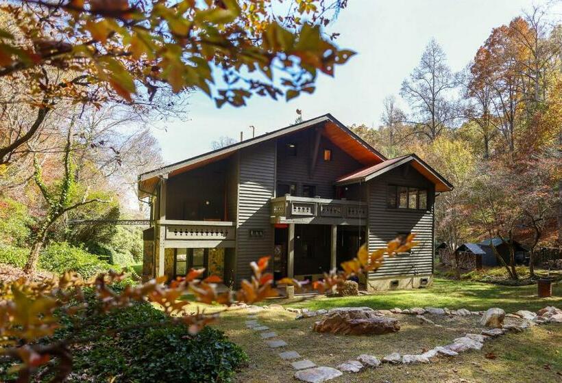 Bed and Breakfast Outland Chalet & Suites Great Smoky Mountains