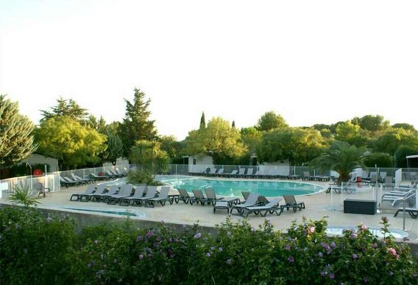 هتل Camping Les Amandiers
