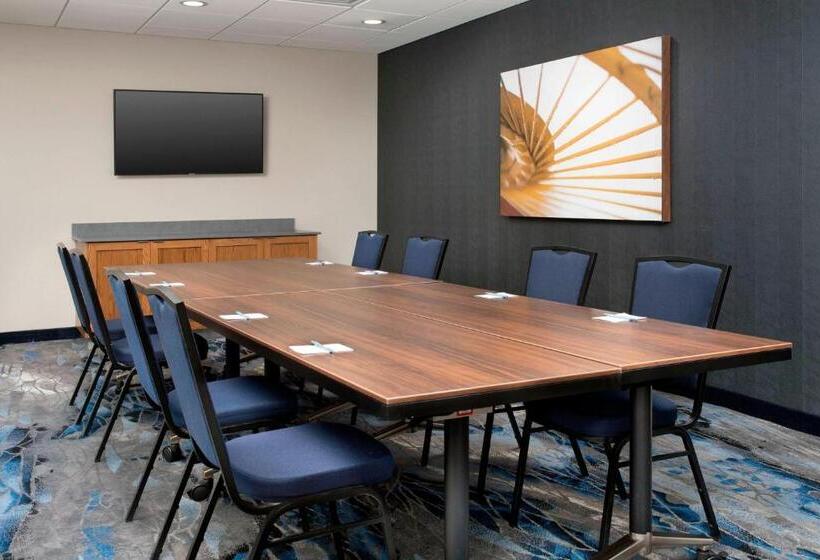 هتل Fairfield Inn & Suites By Marriott New Orleans Metairie