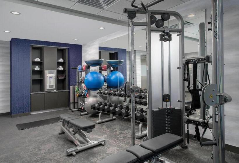 هتل Fairfield Inn & Suites By Marriott New Orleans Metairie