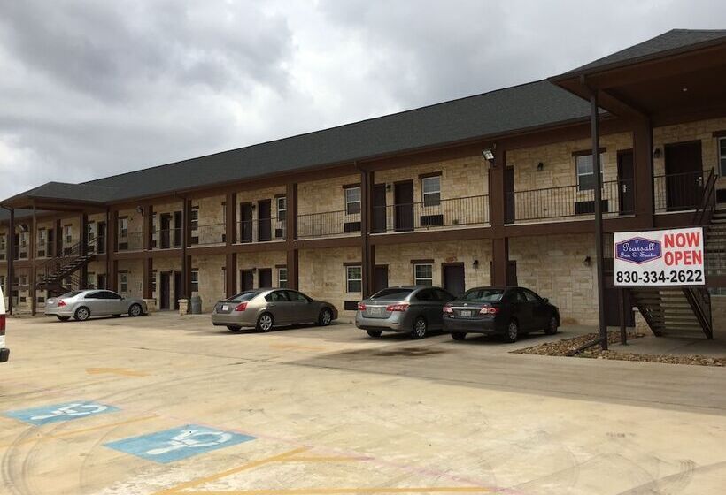 모텔 Pearsall Inn And Suites