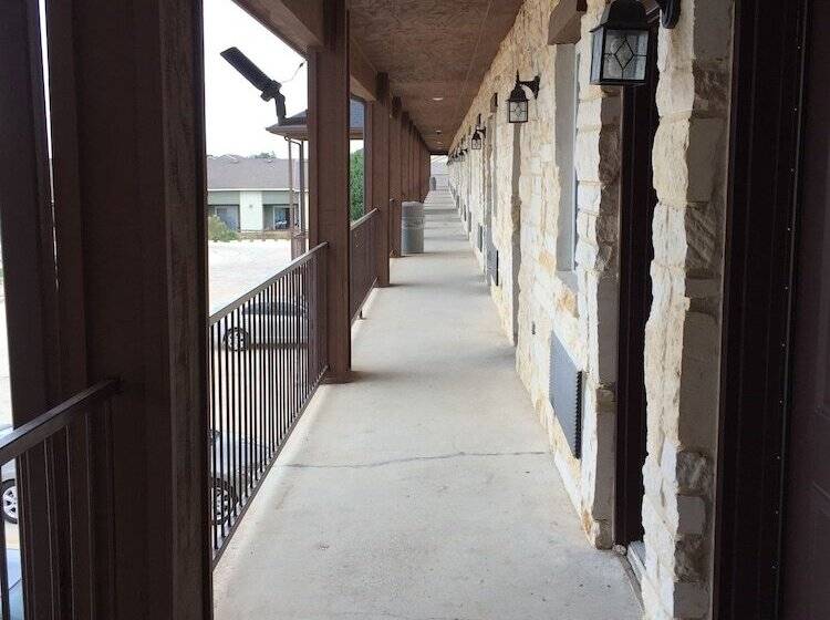 모텔 Pearsall Inn And Suites