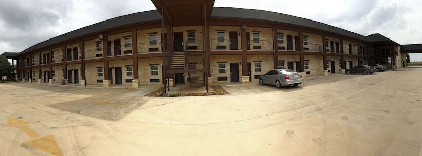 모텔 Pearsall Inn And Suites