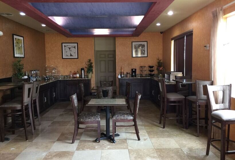 모텔 Pearsall Inn And Suites