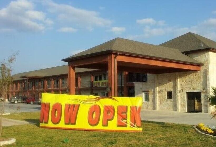 모텔 Pearsall Inn And Suites