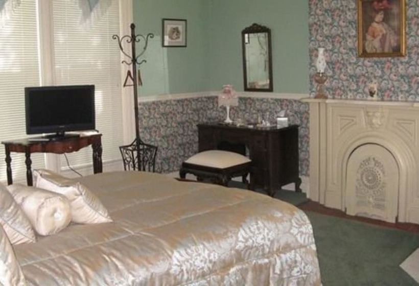 Bed and Breakfast Riverview Mansion