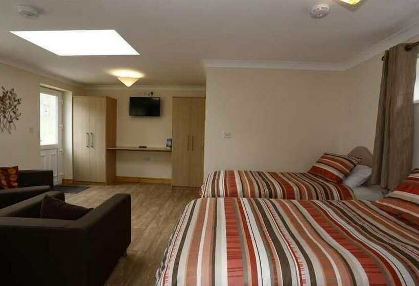 تختخواب و صبحانه The Castle Inn & Lodge