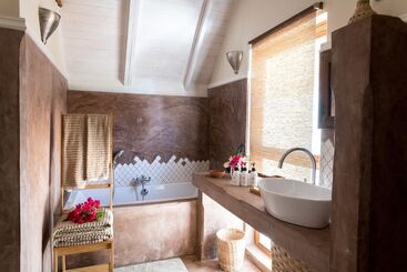هتل Clove Island Villas & Spa