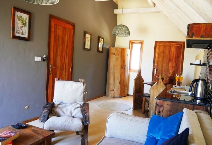 هتل Clove Island Villas & Spa