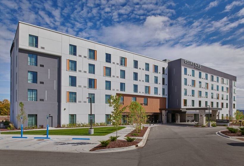 هتل Courtyard By Marriott Petoskey At Victories Square