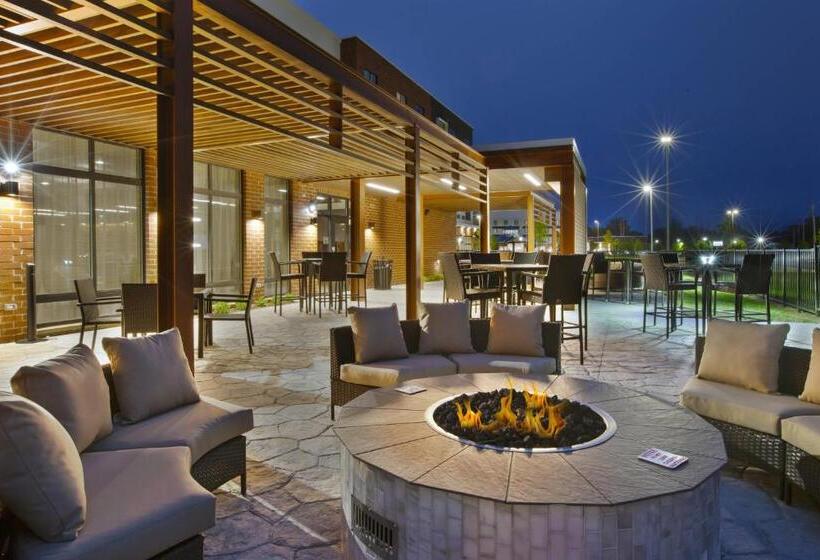 فندق Courtyard By Marriott St. Joseph Benton Harbor