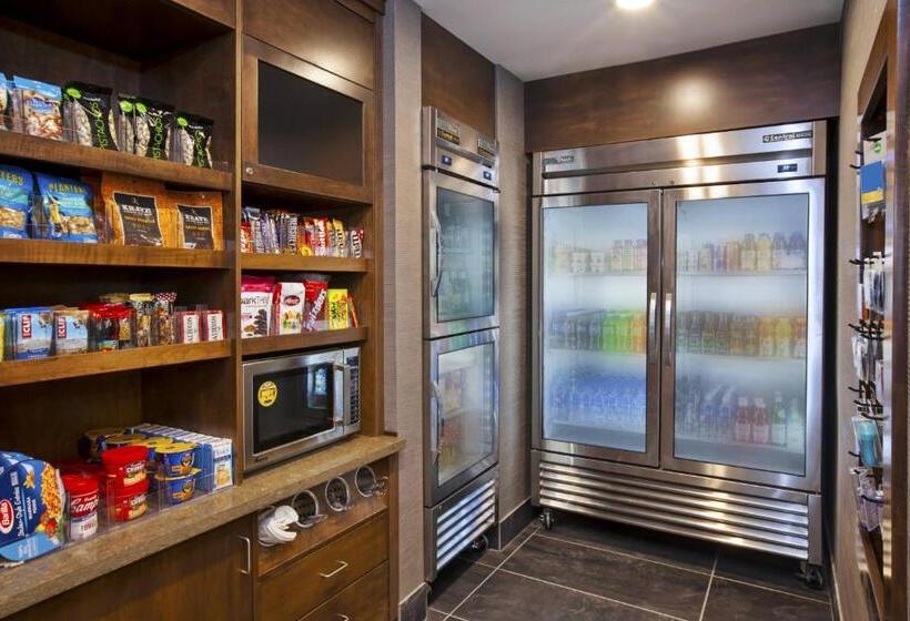 فندق Courtyard By Marriott St. Joseph Benton Harbor