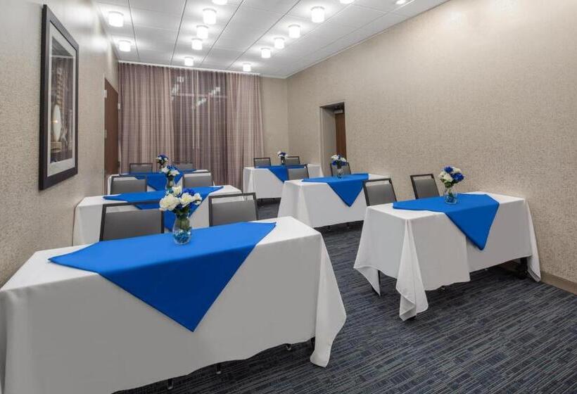 هتل Holiday Inn Express & Suites   Chico, An Ihg