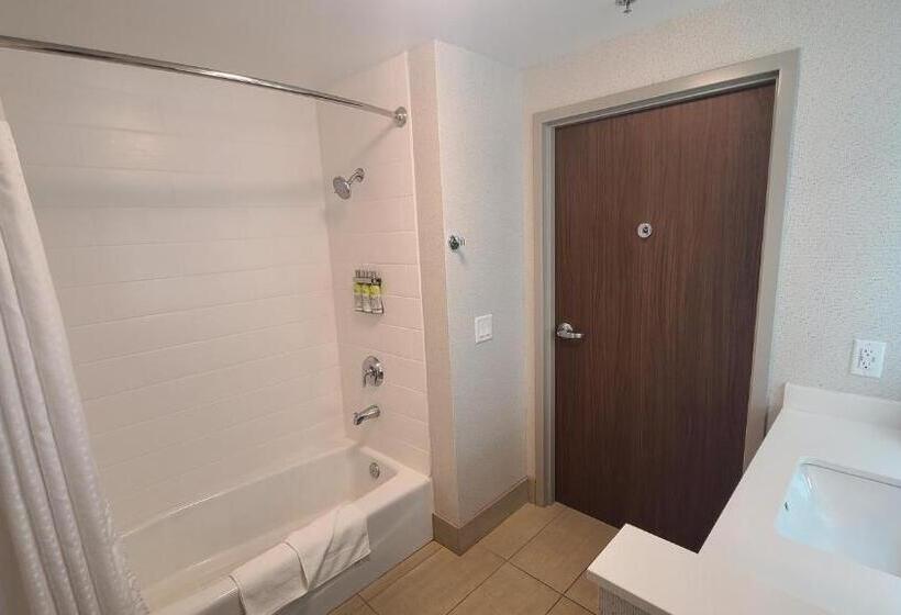 هتل Holiday Inn Express & Suites   Chico, An Ihg