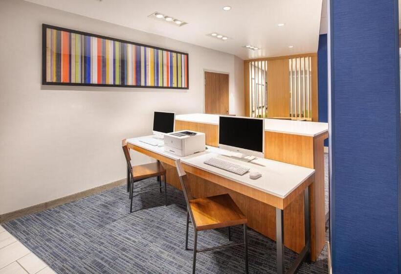 هتل Holiday Inn Express & Suites   Chico, An Ihg