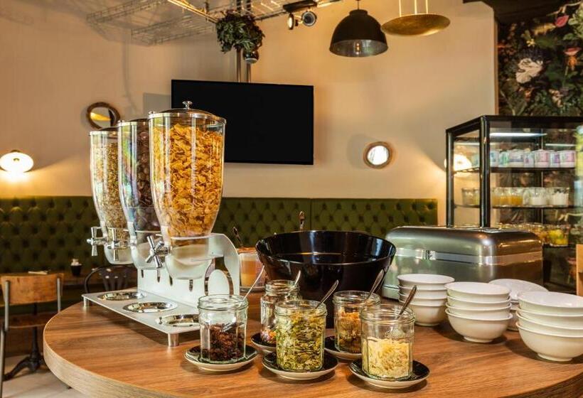 هتل Ibis Styles Puteaux Paris La Defense